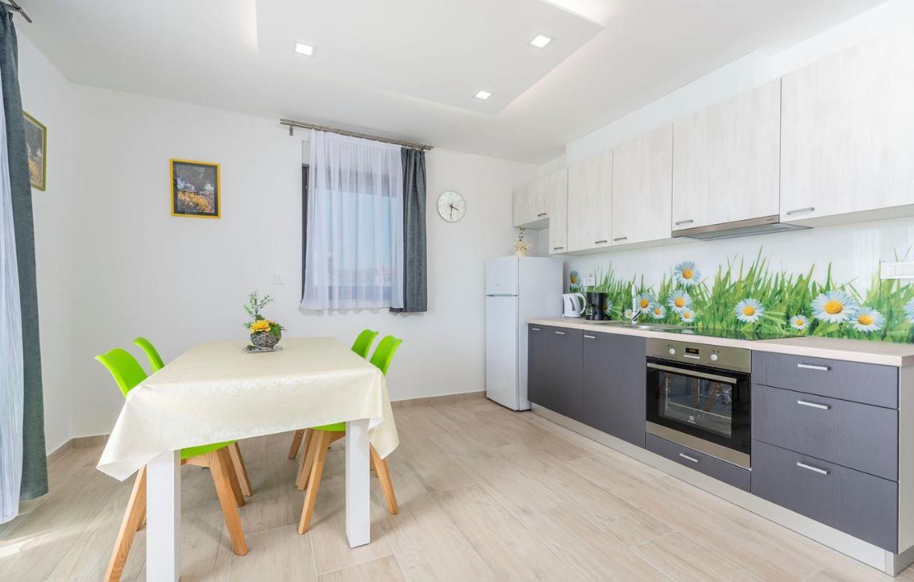 Apart Residence Blue Sea بوريتش المظهر الخارجي الصورة