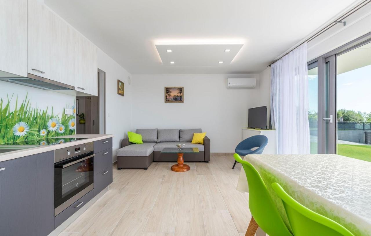 Apart Residence Blue Sea بوريتش المظهر الخارجي الصورة